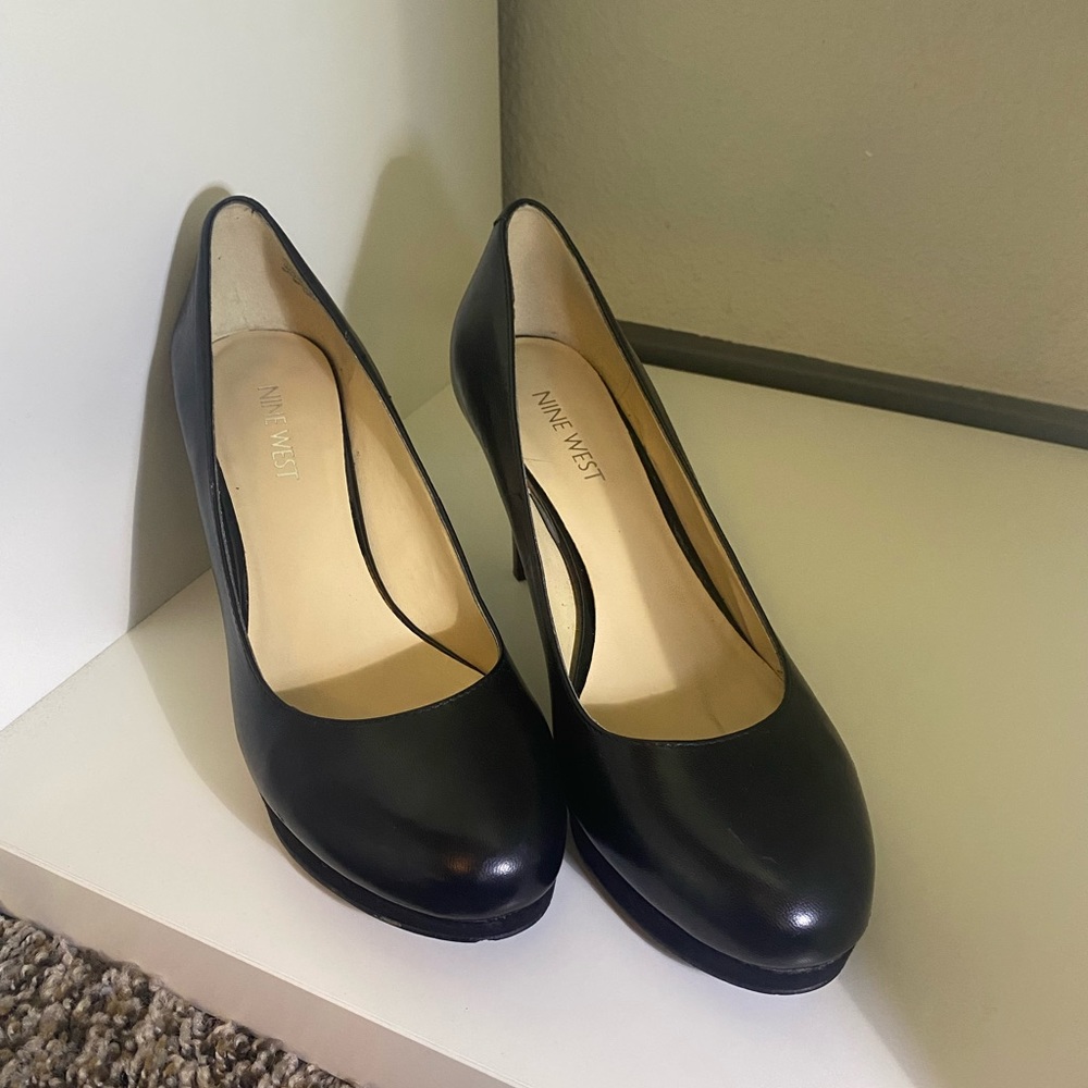 Black NINE WEST heels